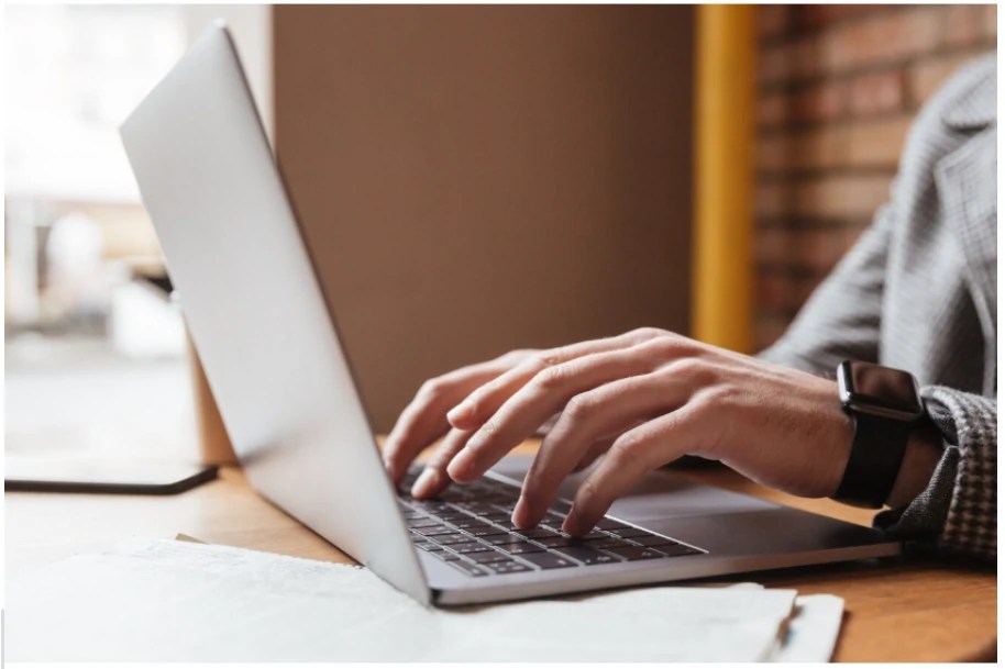 Laptops para estudiar y trabajar con criterio Laptops para estudiar y trabajar con criterio